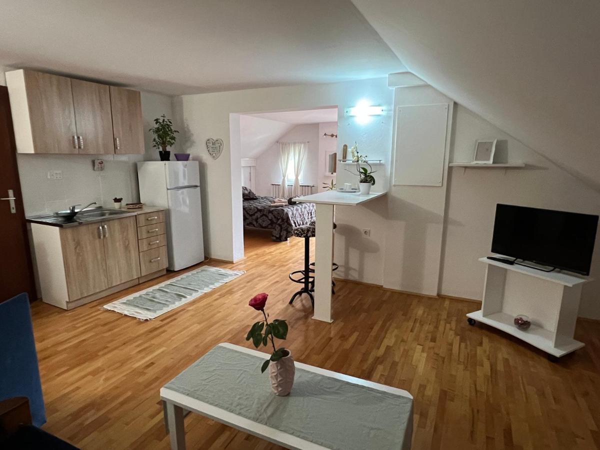Queen Apartment Visoko Luaran gambar