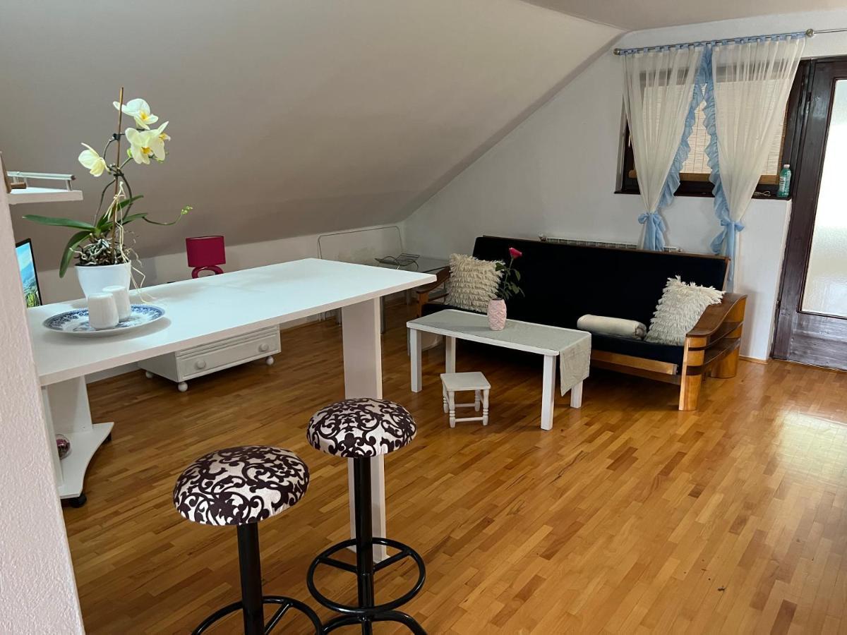 Queen Apartment Visoko Luaran gambar