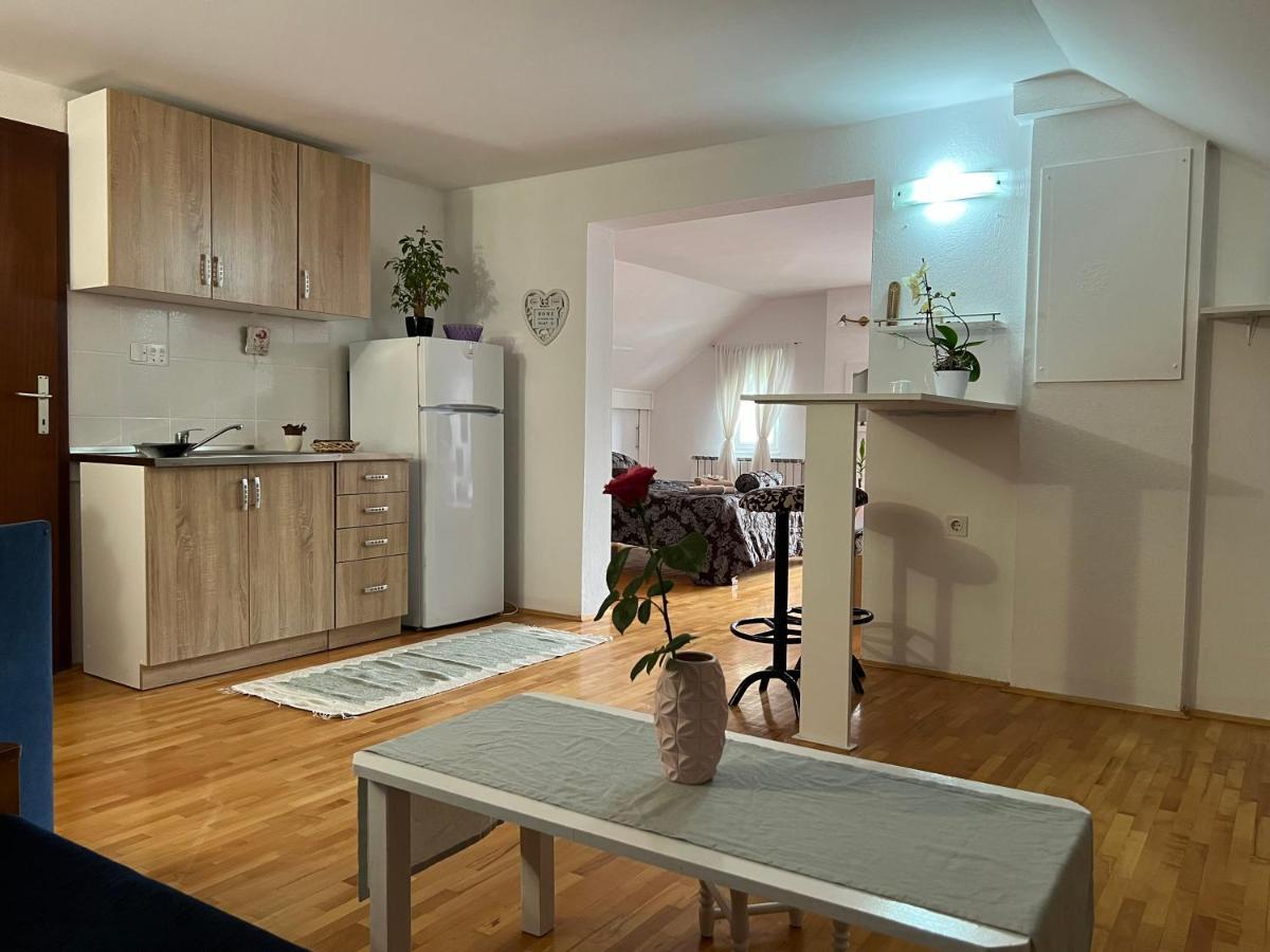 Queen Apartment Visoko Luaran gambar